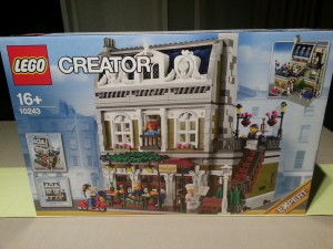 10243 Box Front