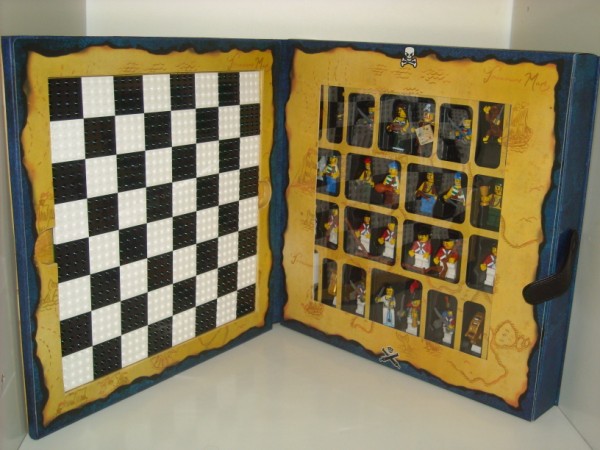 852751-1: Pirates Chess Set